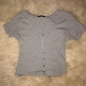 Grey ribbed button up top!